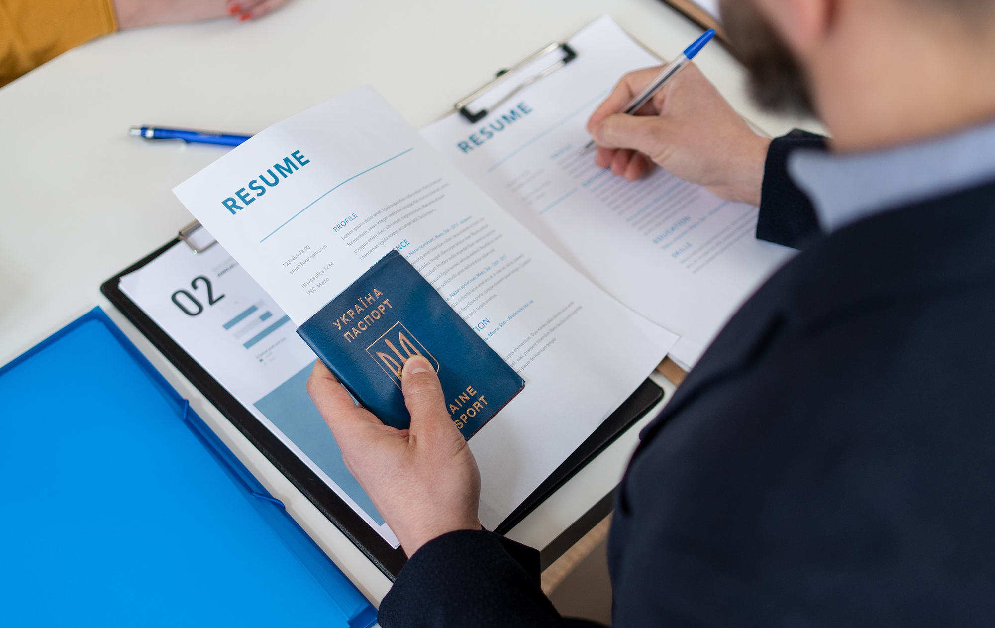 Прискорене працевлаштування у Німеччині: чому досі мало українців працюють